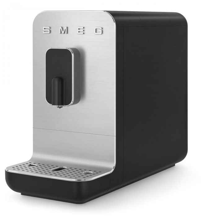 Автоматическая кофемашина SMEG BCC11BLMEU в магазине «На диване» в Челябинске  — Выгодная цена