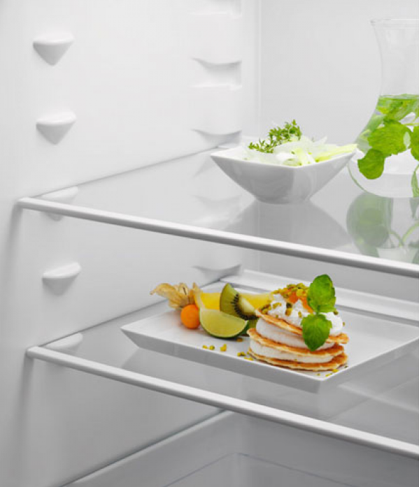 Встраиваемый холодильник Electrolux ERD6DE18S4 в магазине «На диване» в Челябинске  — Выгодная цена